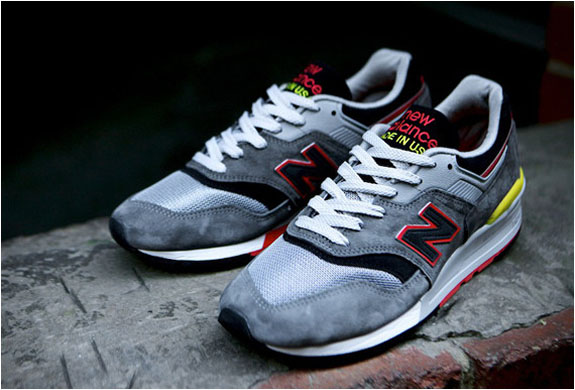 new balance 997 giallo